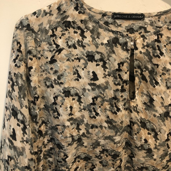 Keyhole blouse - Picture 2 of 5